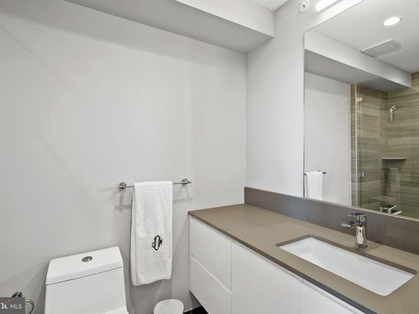 609 Queen Street, Philadelphia PA 19147