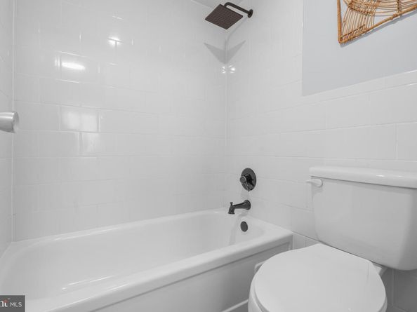 1800 R Street NW 206, Washington DC 20009