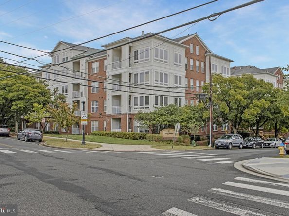 801 S Greenbrier Street 412, Arlington VA 22204