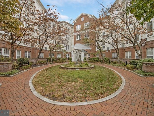 801 S Greenbrier Street 412, Arlington VA 22204