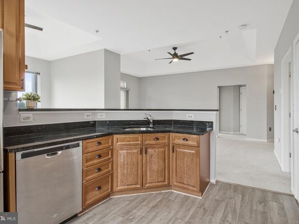 801 S Greenbrier Street 412, Arlington VA 22204