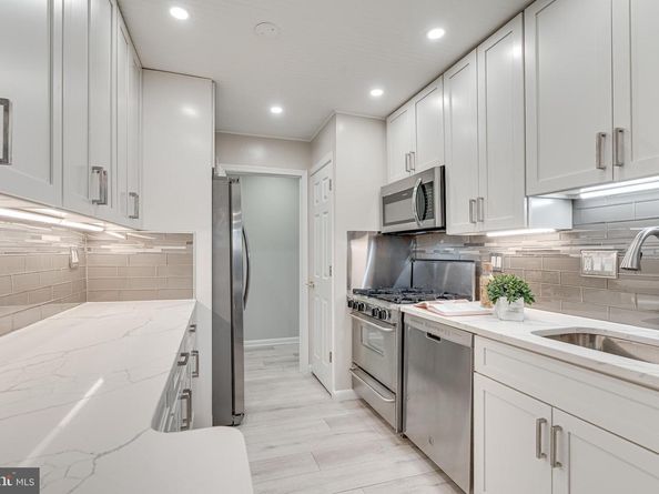 1923 Wilson Lane 202, Mclean VA 22102
