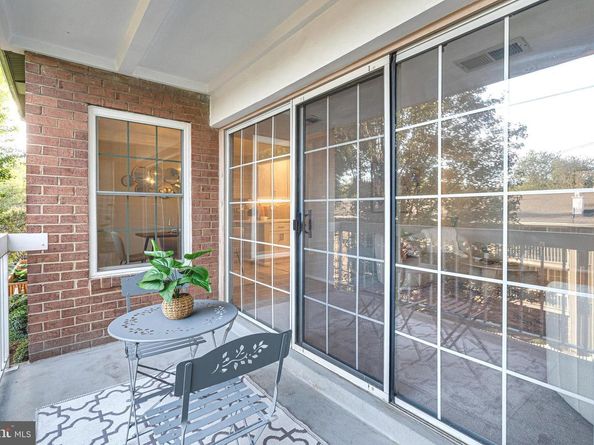 1923 Wilson Lane 202, Mclean VA 22102