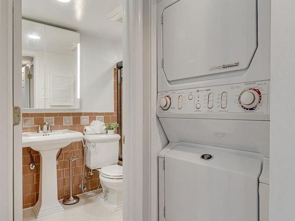 1923 Wilson Lane 202, Mclean VA 22102
