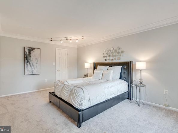1923 Wilson Lane 202, Mclean VA 22102