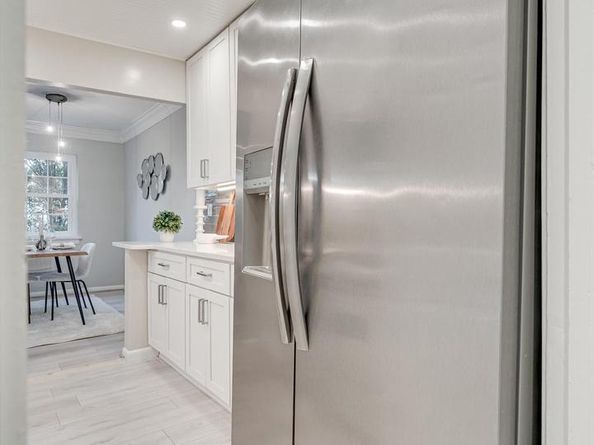 1923 Wilson Lane 202, Mclean VA 22102