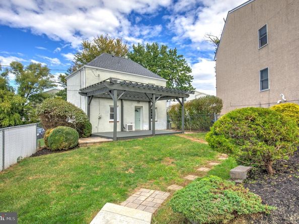 461 W 11TH Avenue, Conshohocken PA 19428