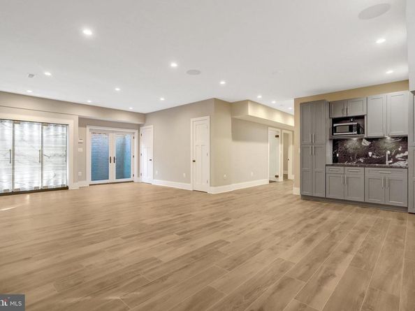 710 N Highland Street, Arlington VA 22201