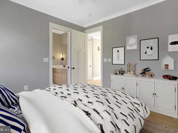 710 N Highland Street, Arlington VA 22201