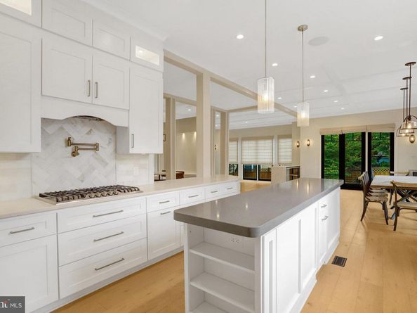 710 N Highland Street, Arlington VA 22201