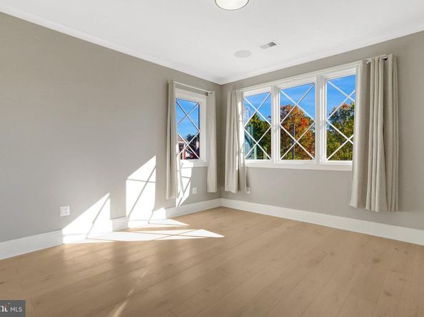 710 N Highland Street, Arlington VA 22201