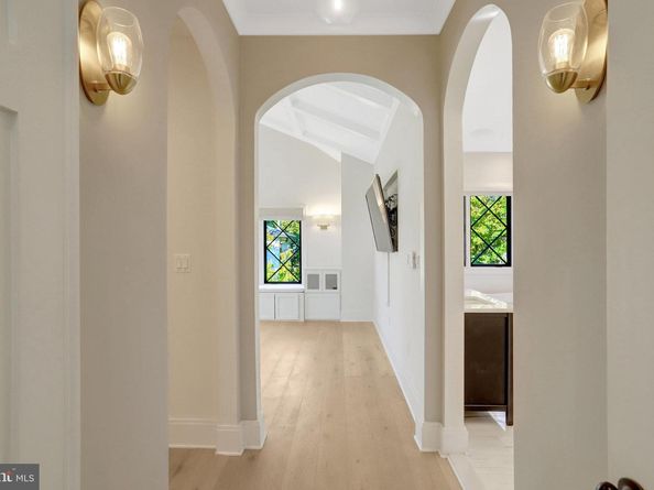 710 N Highland Street, Arlington VA 22201