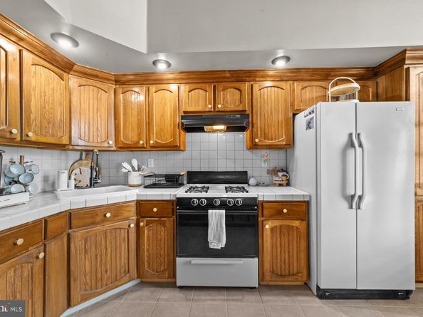 1642-44 Ridge Avenue, Philadelphia PA 19130