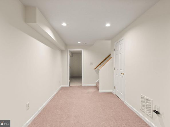 1235 Gilman Court, Herndon VA 20170