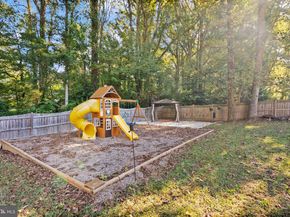 1235 Gilman Court, Herndon VA 20170