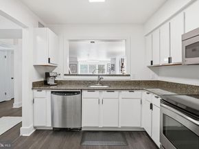 3179 Summit Square Drive 2A2, Oakton VA 22124