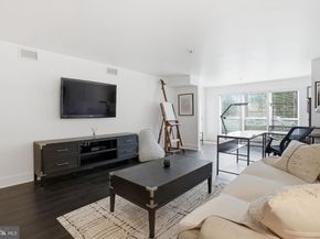 3179 Summit Square Drive 2A2, Oakton VA 22124