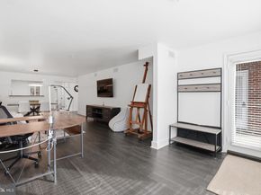 3179 Summit Square Drive 2A2, Oakton VA 22124