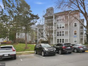 3179 Summit Square Drive 2A2, Oakton VA 22124