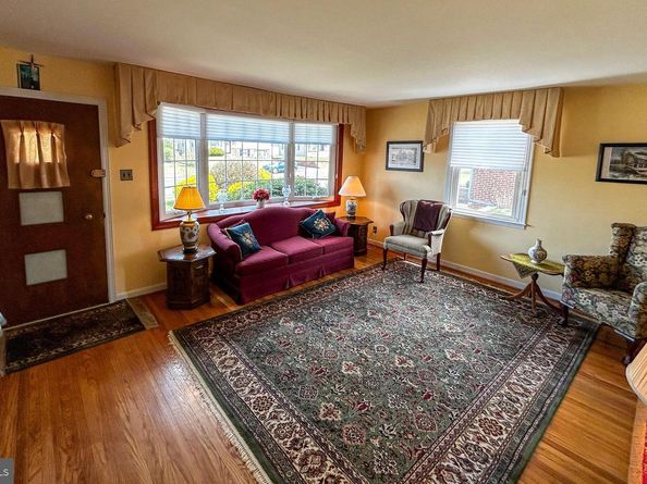 3816 Chalfont Drive, Philadelphia PA 19154