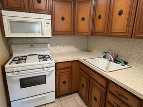 1034 Cedarwood Road, Glenolden PA 19036