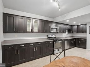 1527 Northgate Square, Reston VA 20190
