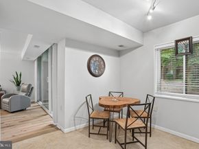 1527 Northgate Square, Reston VA 20190