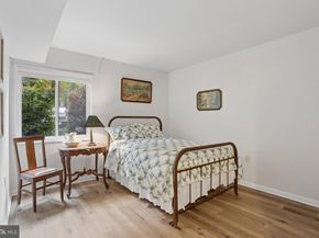 1527 Northgate Square, Reston VA 20190
