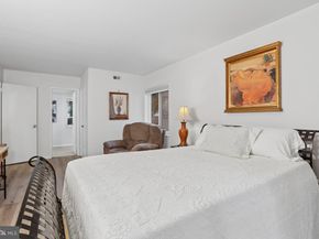 1527 Northgate Square, Reston VA 20190