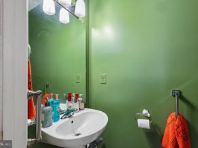 2525 James Madison Circle, Herndon VA 20171