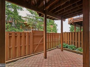 2525 James Madison Circle, Herndon VA 20171
