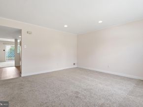 9925 Wingtip Road, Philadelphia PA 19115