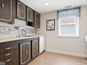 9925 Wingtip Road, Philadelphia PA 19115