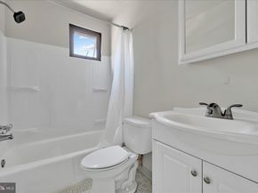 100 E Glenolden Avenue P12, Glenolden PA 19036