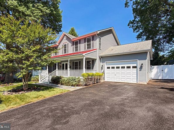 909 19TH Street S, Arlington VA 22202