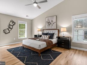 909 19TH Street S, Arlington VA 22202