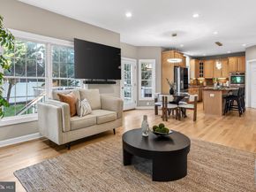 909 19TH Street S, Arlington VA 22202