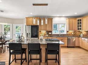 909 19TH Street S, Arlington VA 22202