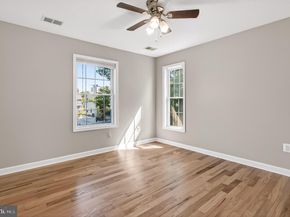 909 19TH Street S, Arlington VA 22202