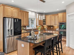 909 19TH Street S, Arlington VA 22202