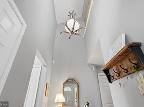 142 Grandview Drive, Warminster PA 18974