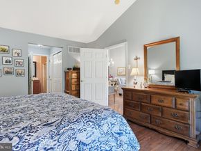 142 Grandview Drive, Warminster PA 18974
