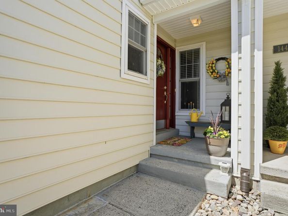 142 Grandview Drive, Warminster PA 18974