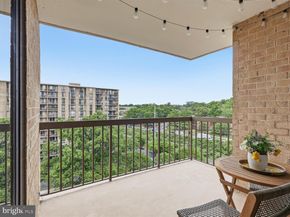 4500 S Four Mile Run Drive 906, Arlington VA 22204