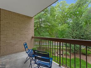 1621 Parkcrest Circle 9A/201, Reston VA 20190