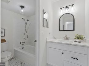 1621 Parkcrest Circle 9A/201, Reston VA 20190
