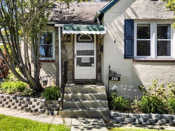 225 Folsom Avenue, Folsom PA 19033