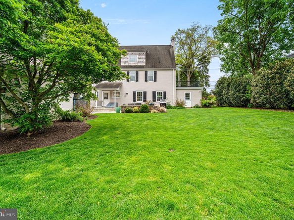 497 Saint Davids Avenue, Wayne PA 19087