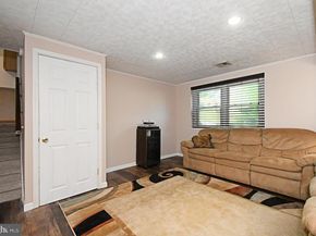 609 Mansfield Road, Willow Grove PA 19090
