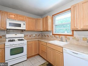 609 Mansfield Road, Willow Grove PA 19090